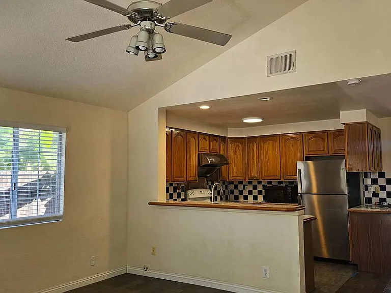 4621 Ranchgrove Dr — Photo 13