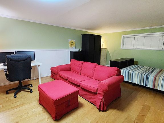 4th image of 1100 Smith Ave