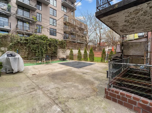 249 Newkirk Avenue image 31 of 37