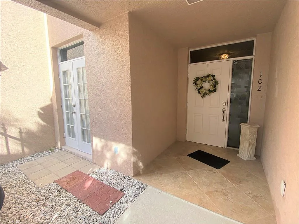 2 bed, 2.0 bath, 1397 sqft, $5,200 — Photo 1