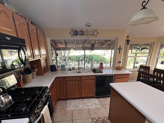 5th image of 2201 Algodones St NE