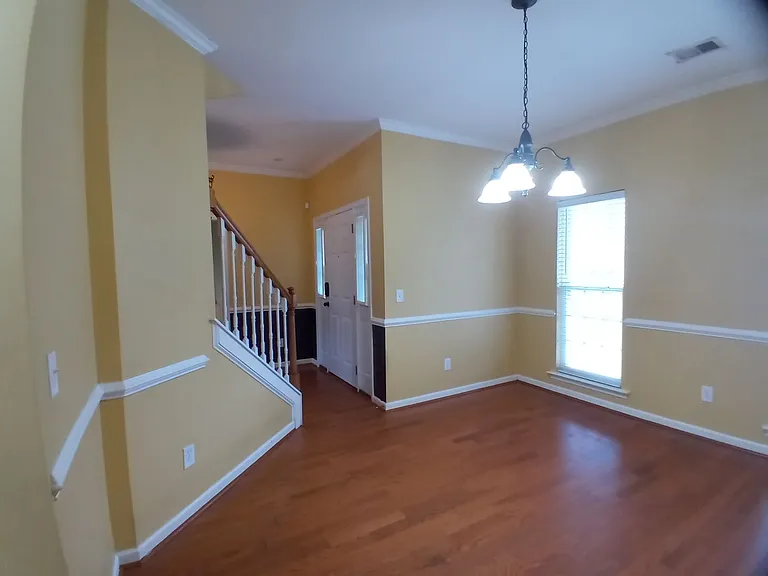 565 Batty Way — Photo 10