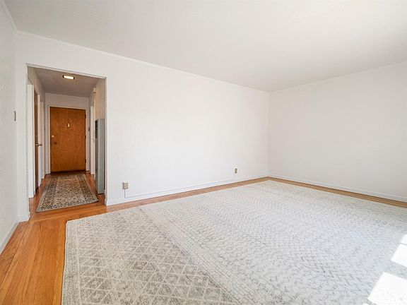 2nd image of 179 Duboce Ave #2