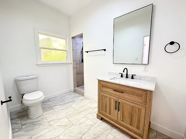 1540 E Wilson Ave #B — Photo 8