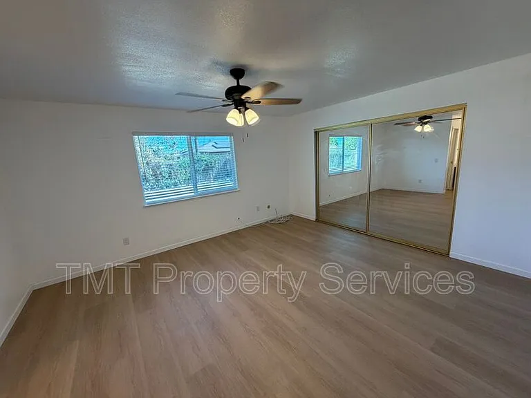 8583 Fairlawn Ct — Photo 7