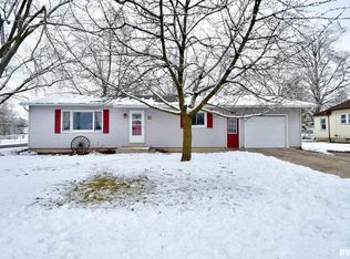 601 N Monroe St, Roanoke, IL