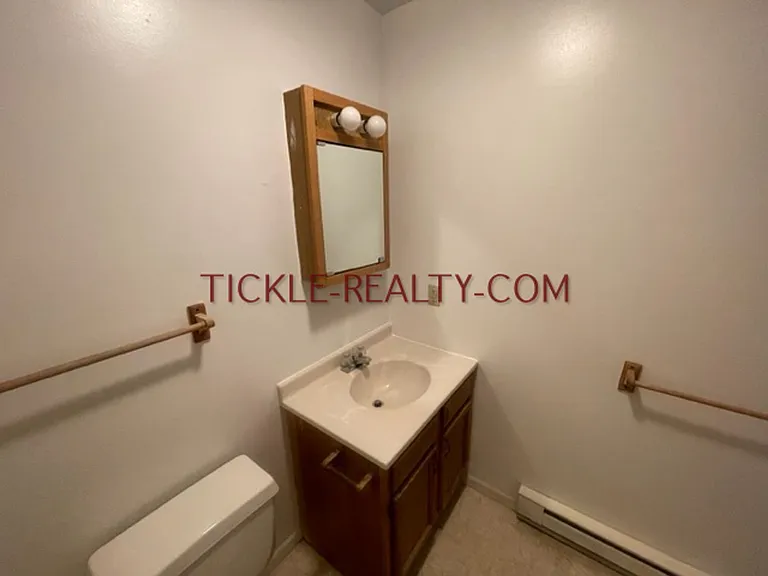 1868 Livingston Rd — Photo 6