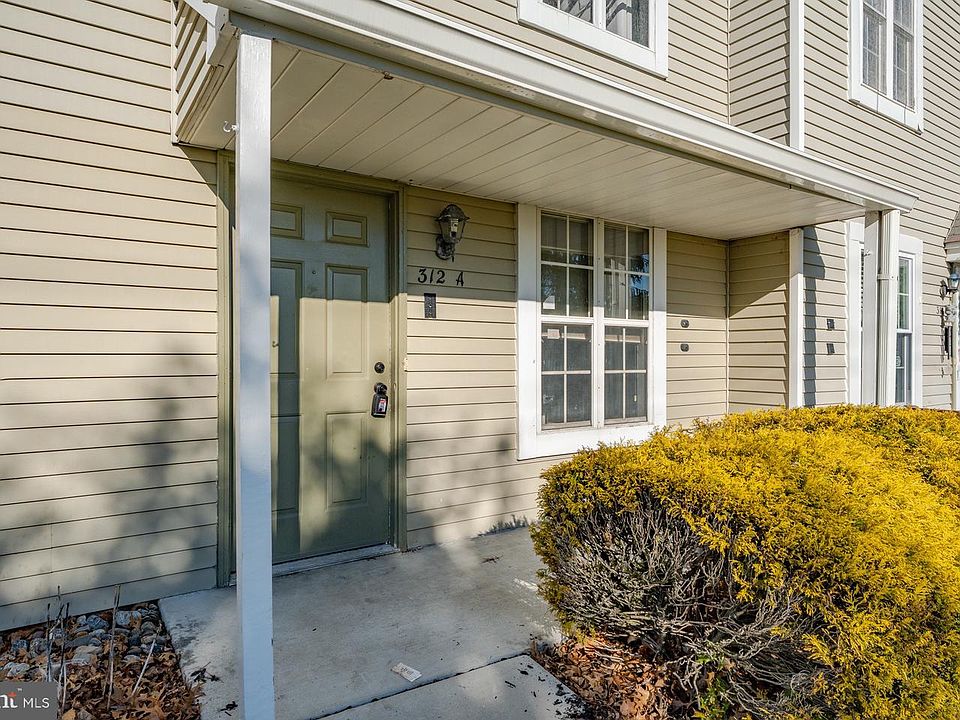 1st image of 312 Willow Turn Turn #A