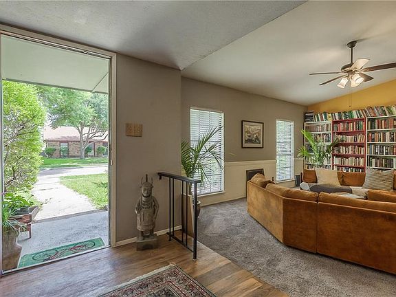 5th image of 225 Park Meadow Way