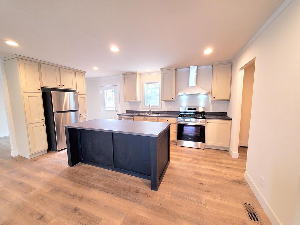 1st image of 8026 Harbour Dr #817