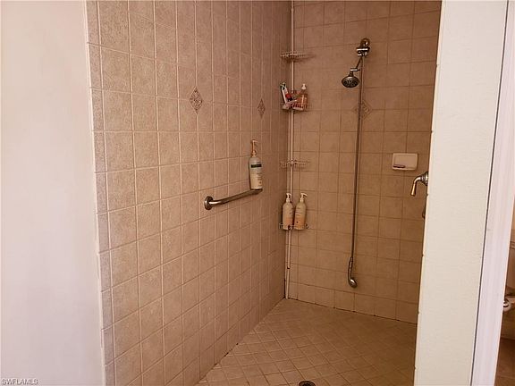 3rd image of 1301 NW 13th St