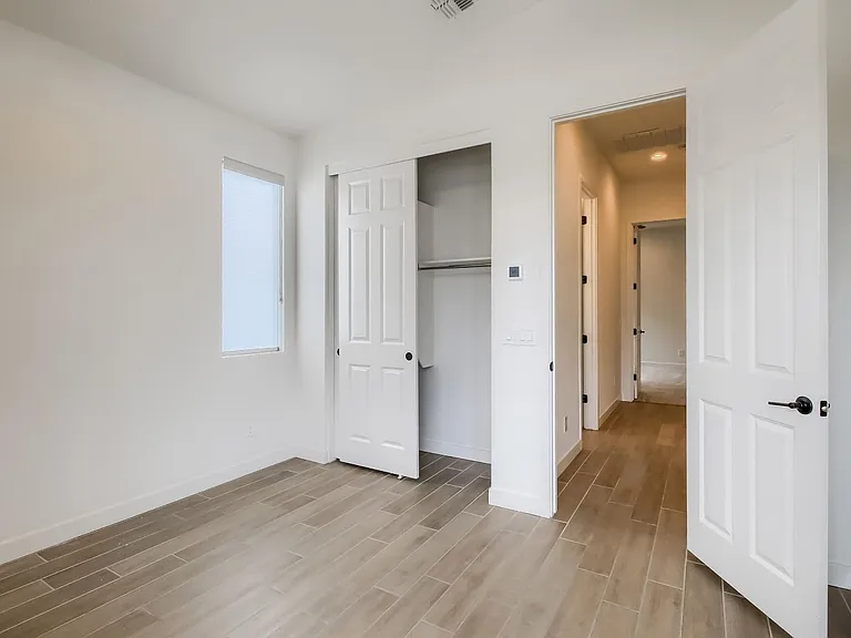 1005 E Paseo Way — Photo 40