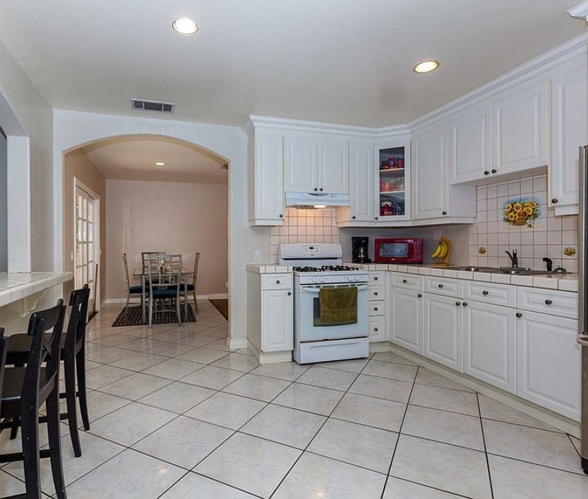 1st image of 222 Sunrise St