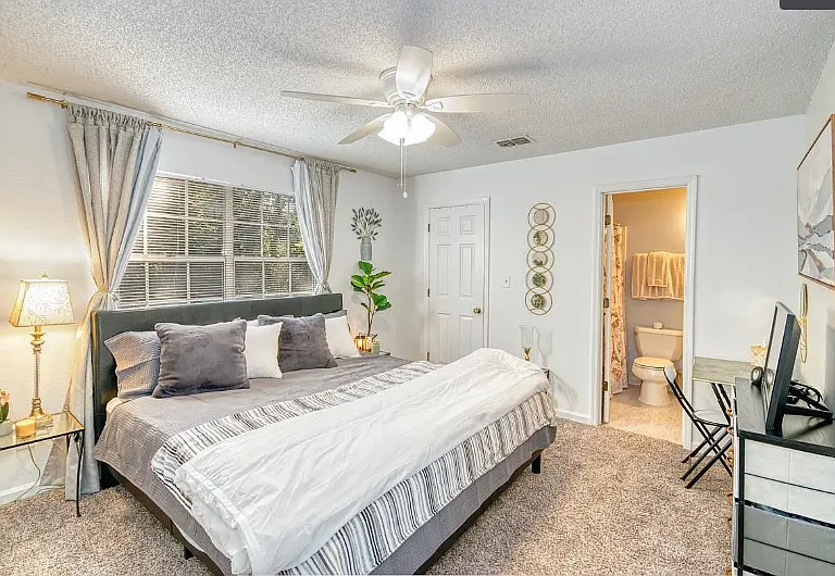 2350 Gregory Dr — Photo 9
