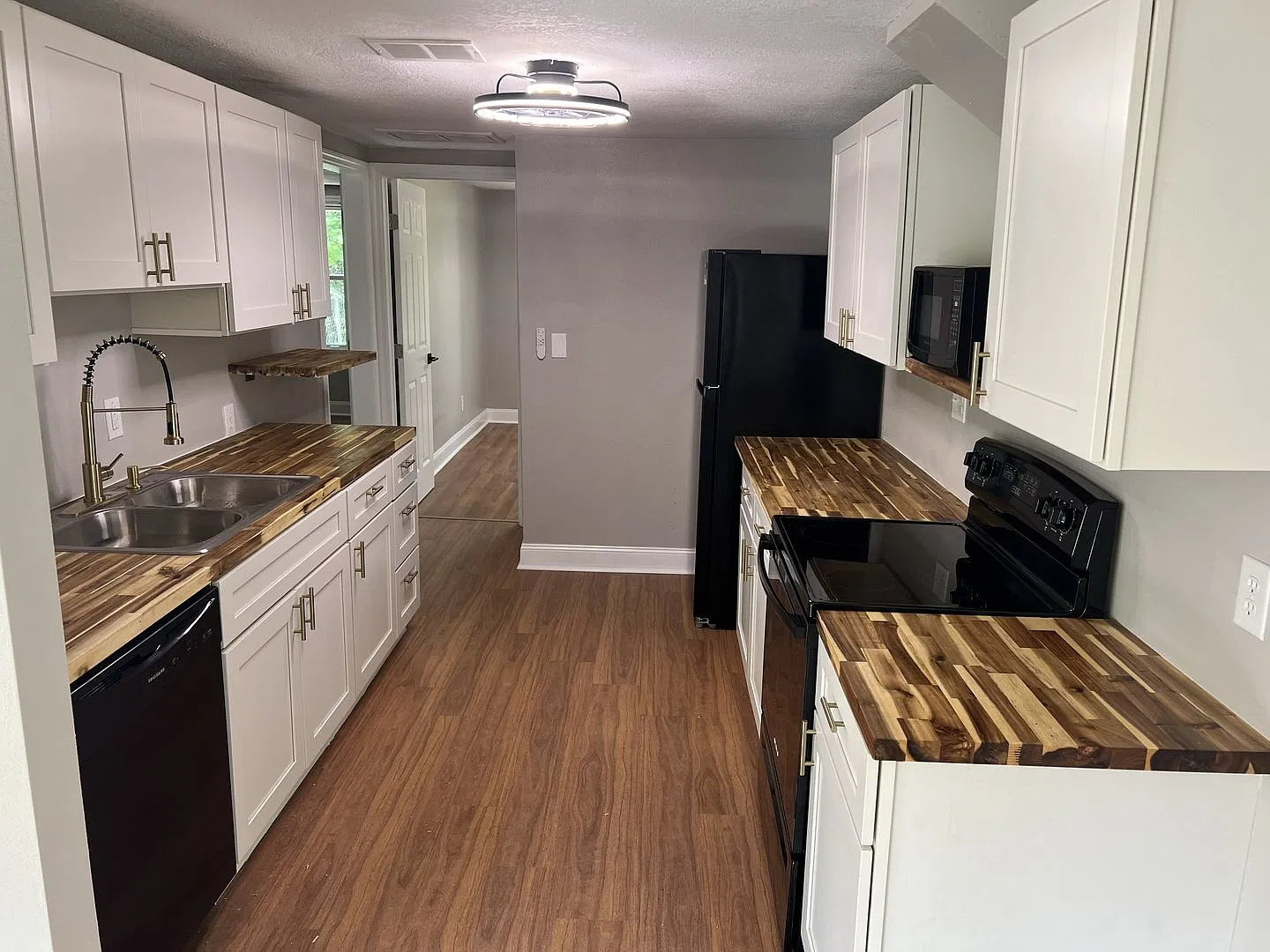 Beautifully Renovated 3BR/2BA Home in Archer Lawn Care & Pest Control Included! — Photo 3