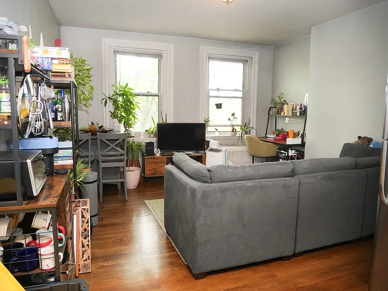 45 Carlton St #9 — Photo 2