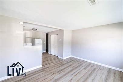 1st image of 617 N Oxford St #619