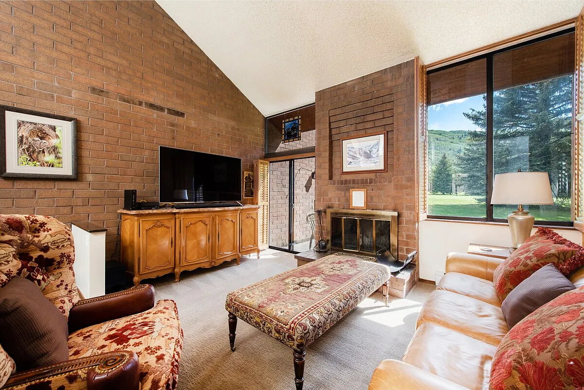 2 bed, 2.5 bath, 1400 sqft, $3,300 — Photo 1