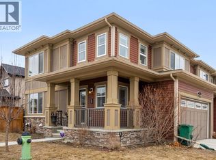 242 Hillcrest Sq SW, Airdrie, AB T4B 3Z2