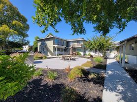 1 Bedroom 1 Bathroom Apartment Available in Palo Alto!, 1 br / 1.0 ba, $2400