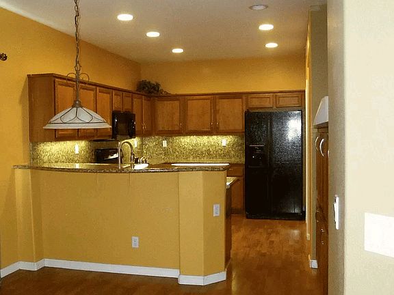 3rd image of 150 Battlecreek Cir