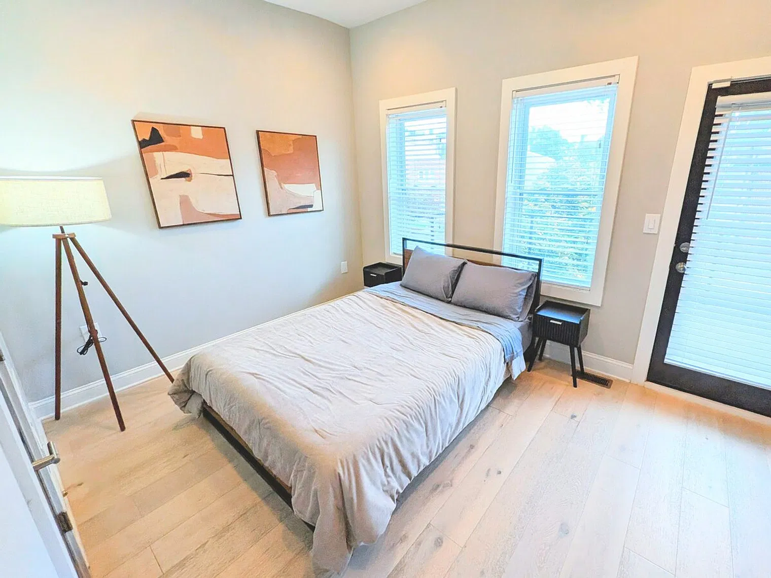 3 bed, 2.5 bath, $5,929 — Photo 4