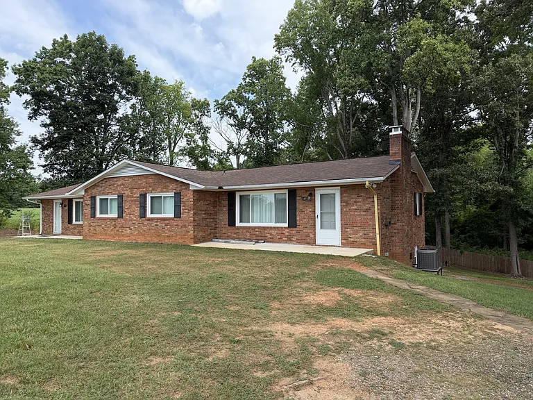147 Crooked Ln — Photo 1