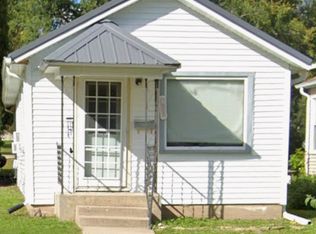 1436 W American St, Freeport, IL 61032