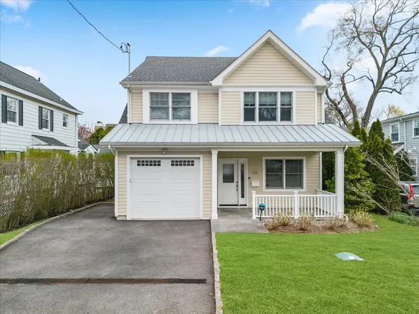 109 Lee Rd, Scarsdale, NY 10583