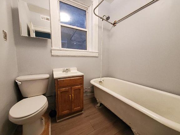 5th image of 350 Forrest St #2L