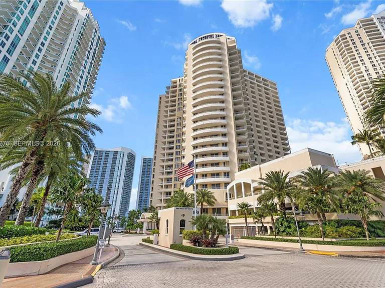 888 Brickell Key Dr #1702 — Photo 25