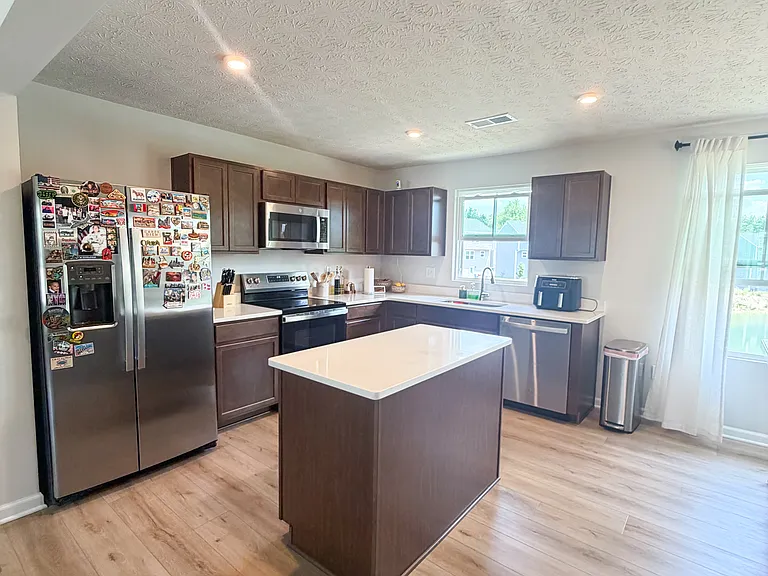 3553 Conifer Cir — Photo 5