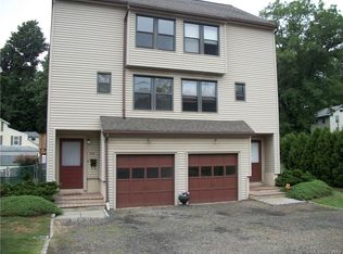 22 Silver St, Branford, CT 06405