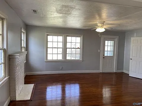 1503 Litchfield Ave — Photo 3