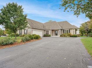 1840 La Belle Springs Ln, Oconomowoc, WI 53066