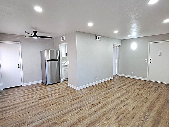 2nd image of 5376 Retablo Ave APT 2