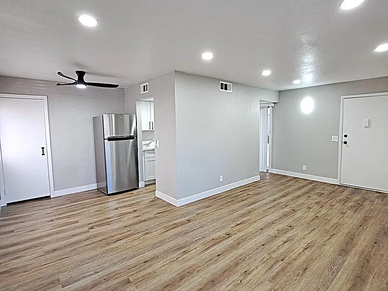 5376 Retablo Ave #2 — Photo 2