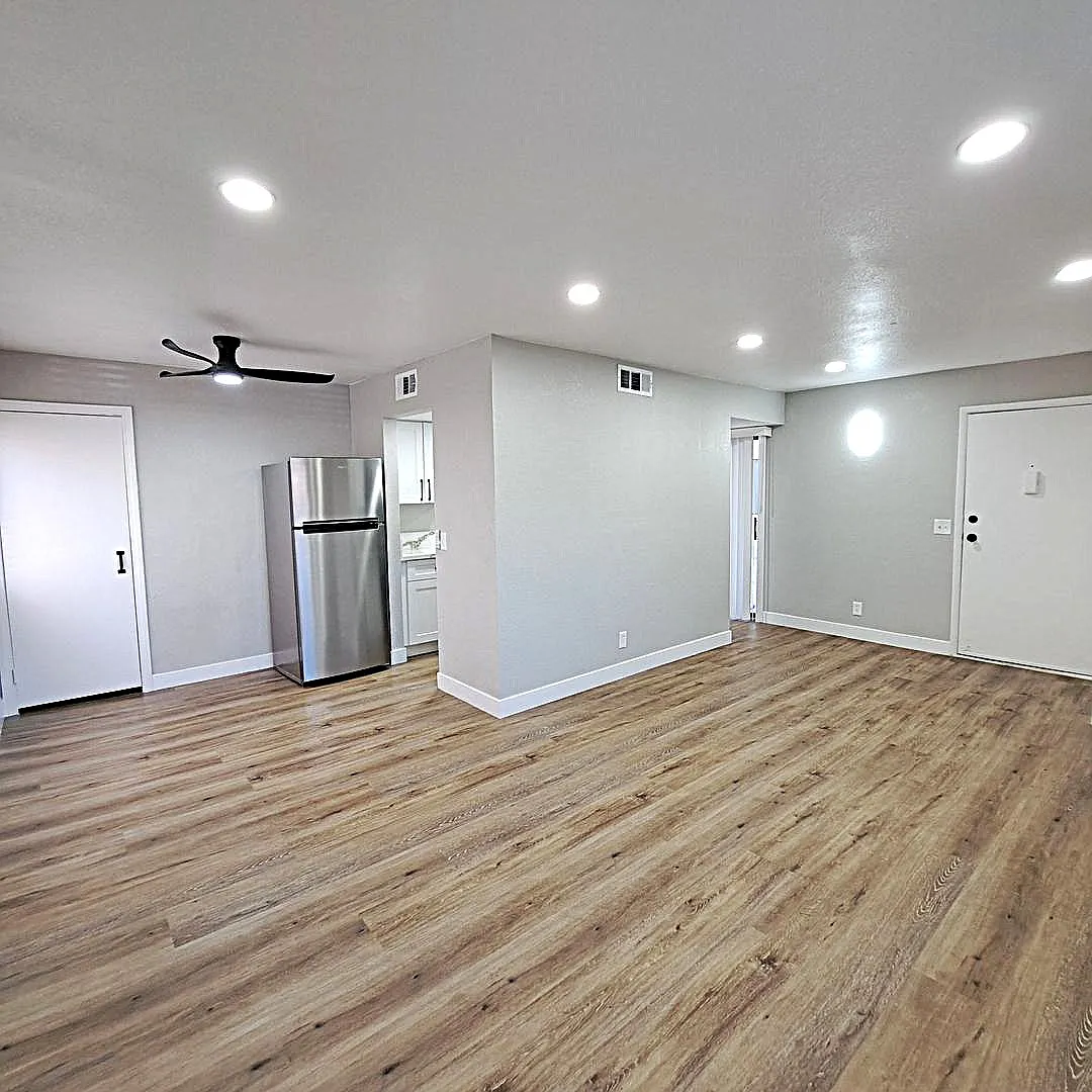 Building Photo - 5376 Retablo Ave #2