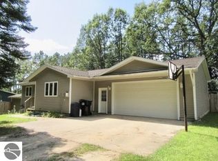 5186 N Crosby Rd, Cadillac, MI 49601