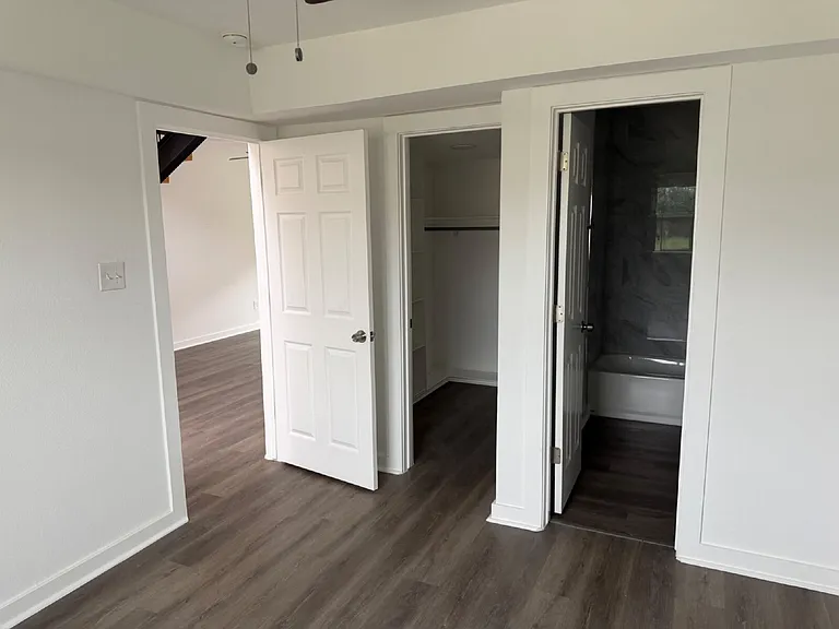 7651 Oak Chase #2 — Photo 53