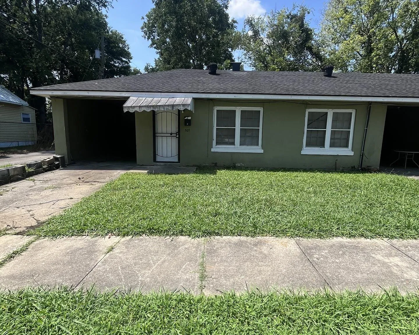 2 bed, 1.0 bath, $595 — Photo 1