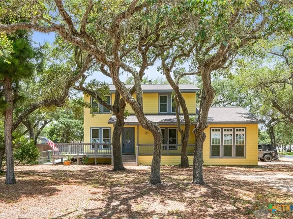 313 N 11th St, Fulton, TX 78358