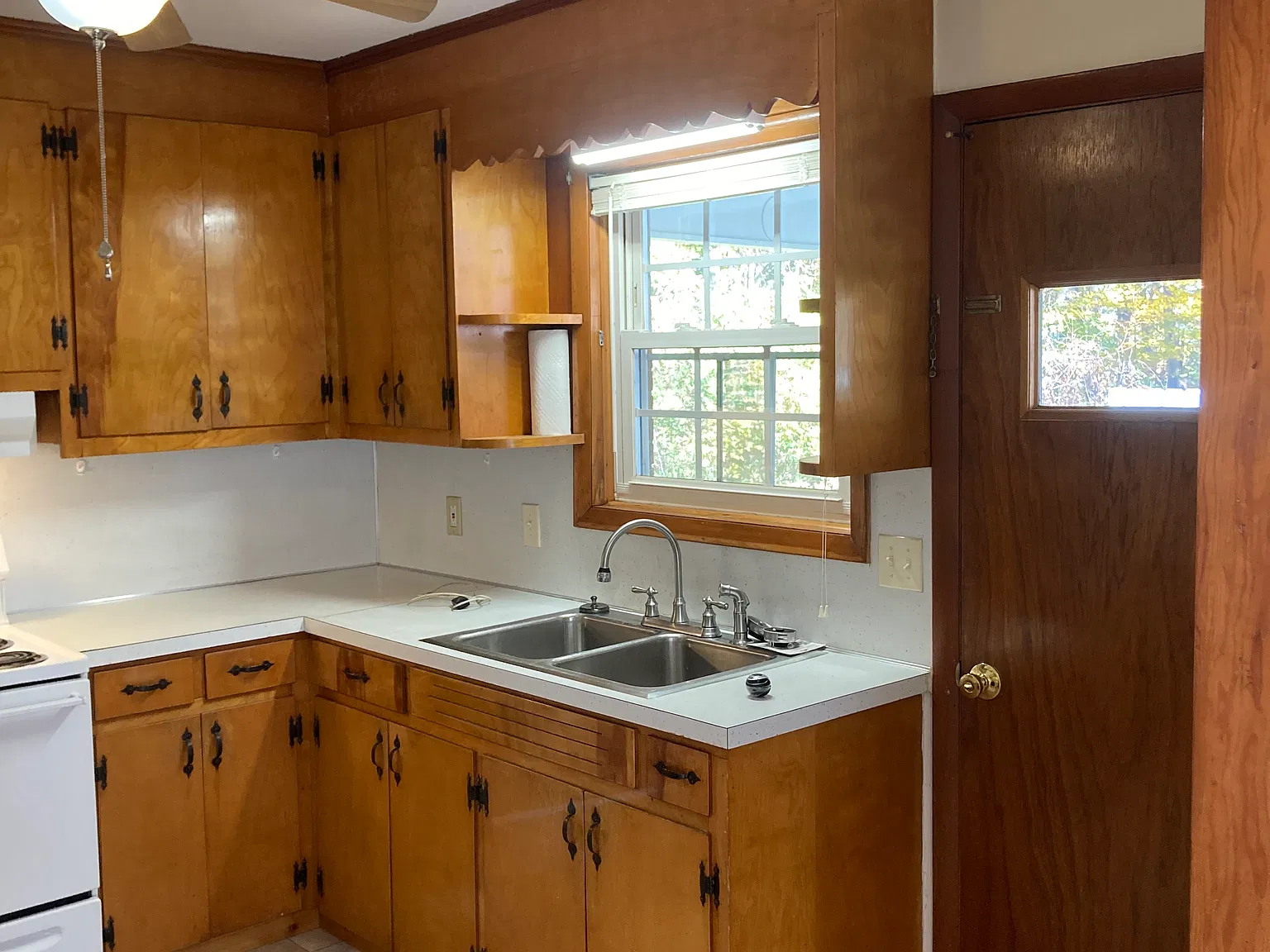 2 bed, 800 sqft, $1,300 — Photo 2