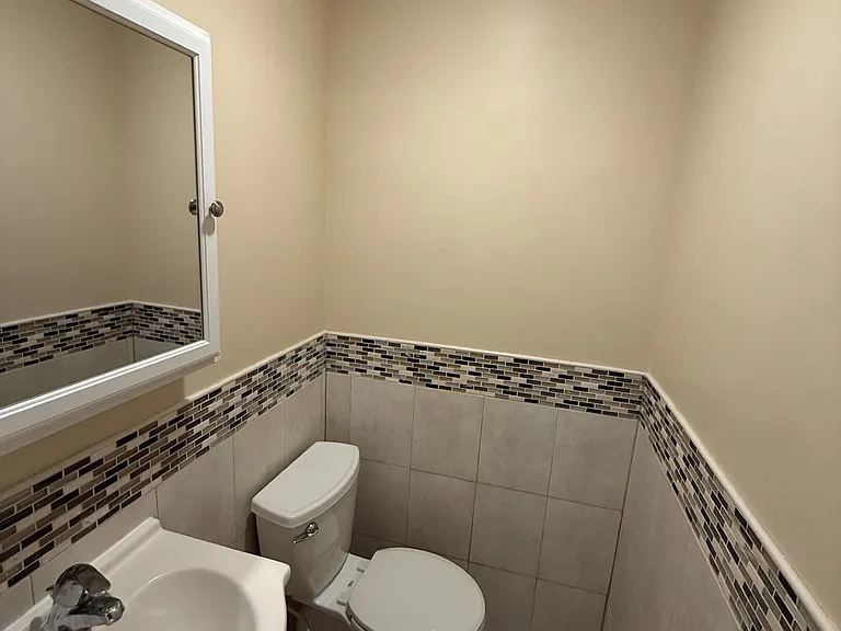 161 Walnut St #1 — Photo 11