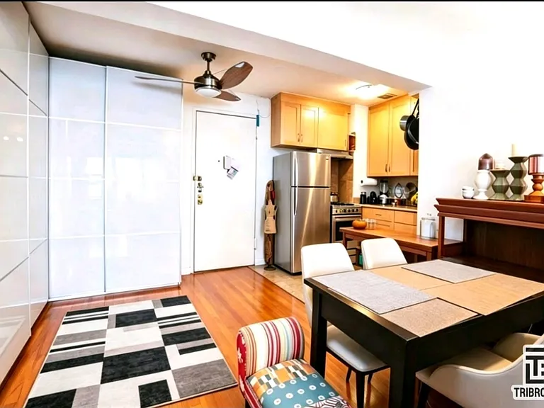 200 E 28th St #5D — Photo 3