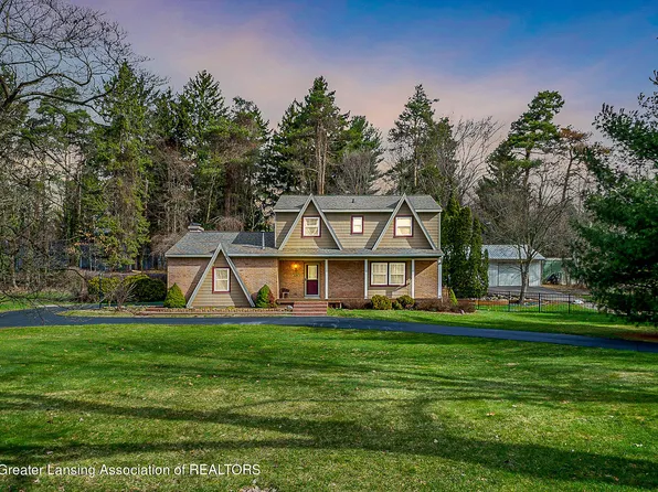 5684 Forest Green Dr, Perry, MI 48872