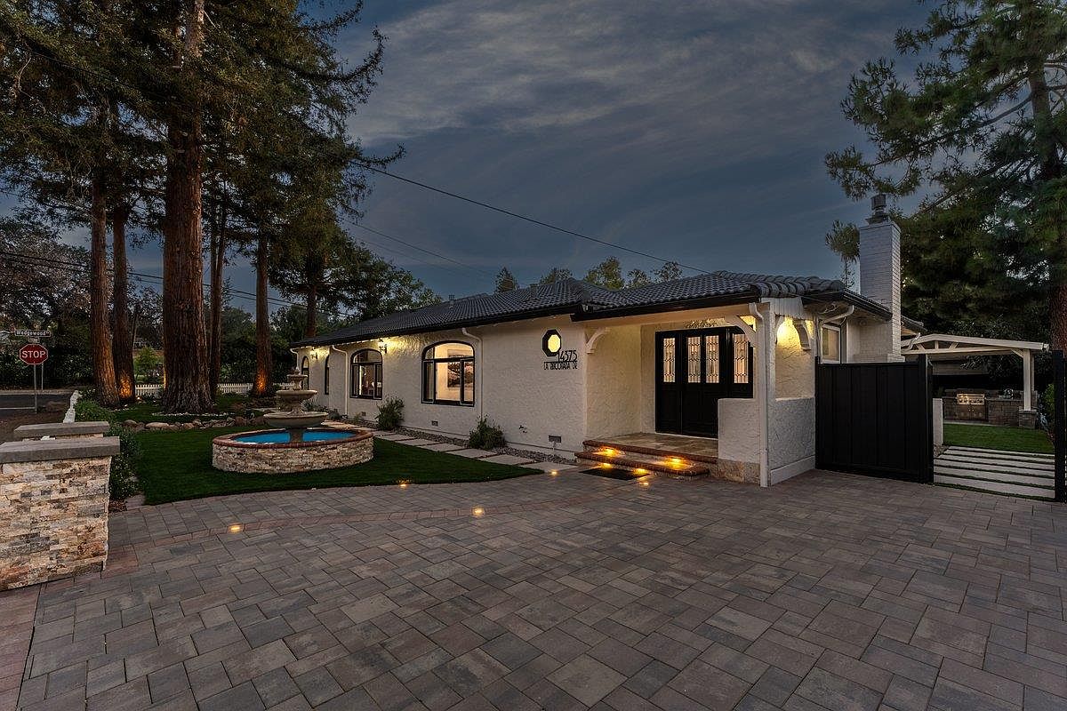 14375 La Rinconada Dr