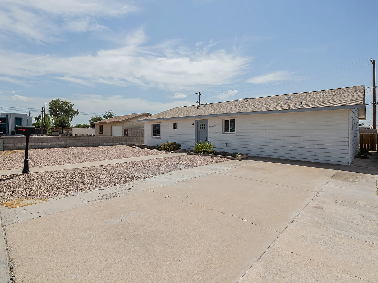 1907 W Denton Ln, Phoenix Az — Photo 2