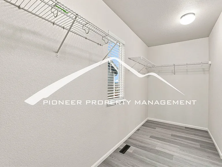 8018 Parsonage Ln — Photo 17