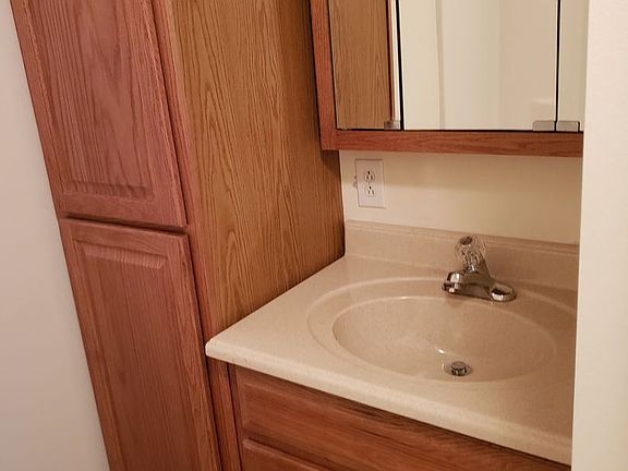 4th image of 504 Mary Robert Ln